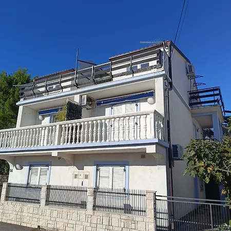 In With Sea View, Terrace, Air Conditioning, Wi-fi Appartement Novi Vinodolski