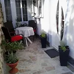아파트 In With Sea View, Terrace, Air Conditioning, Wi-fi 노비비노돌스키