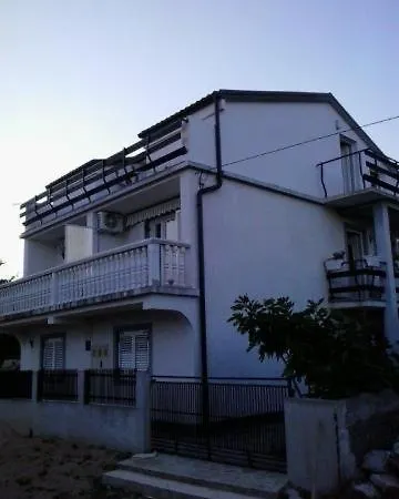 In With Sea View, Terrace, Air Conditioning, Wi-fi Apartment